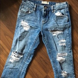 Bullhead distressed boyfriend jeans